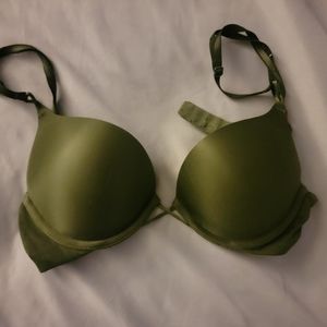 Victoria Secret 32A Bombshell Plunge Bra